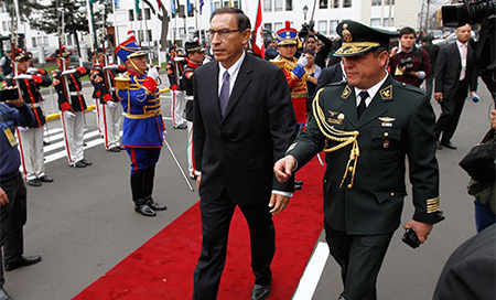 Nuevo presidente peruano, Martín Vizcarra Congreso de Perú juramenta a Martín Vizcarra como presidente del País